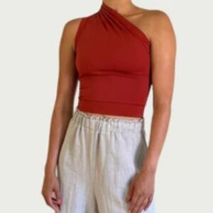 🇨🇦 Hoibo asymmetrical tank top in Terracotta size L. Made in Canada